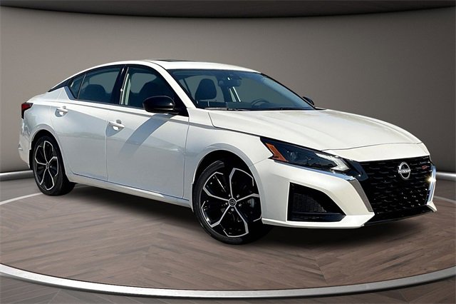 New 2025 Nissan Altima 2.5 SR w/ SR Premium Package image 2