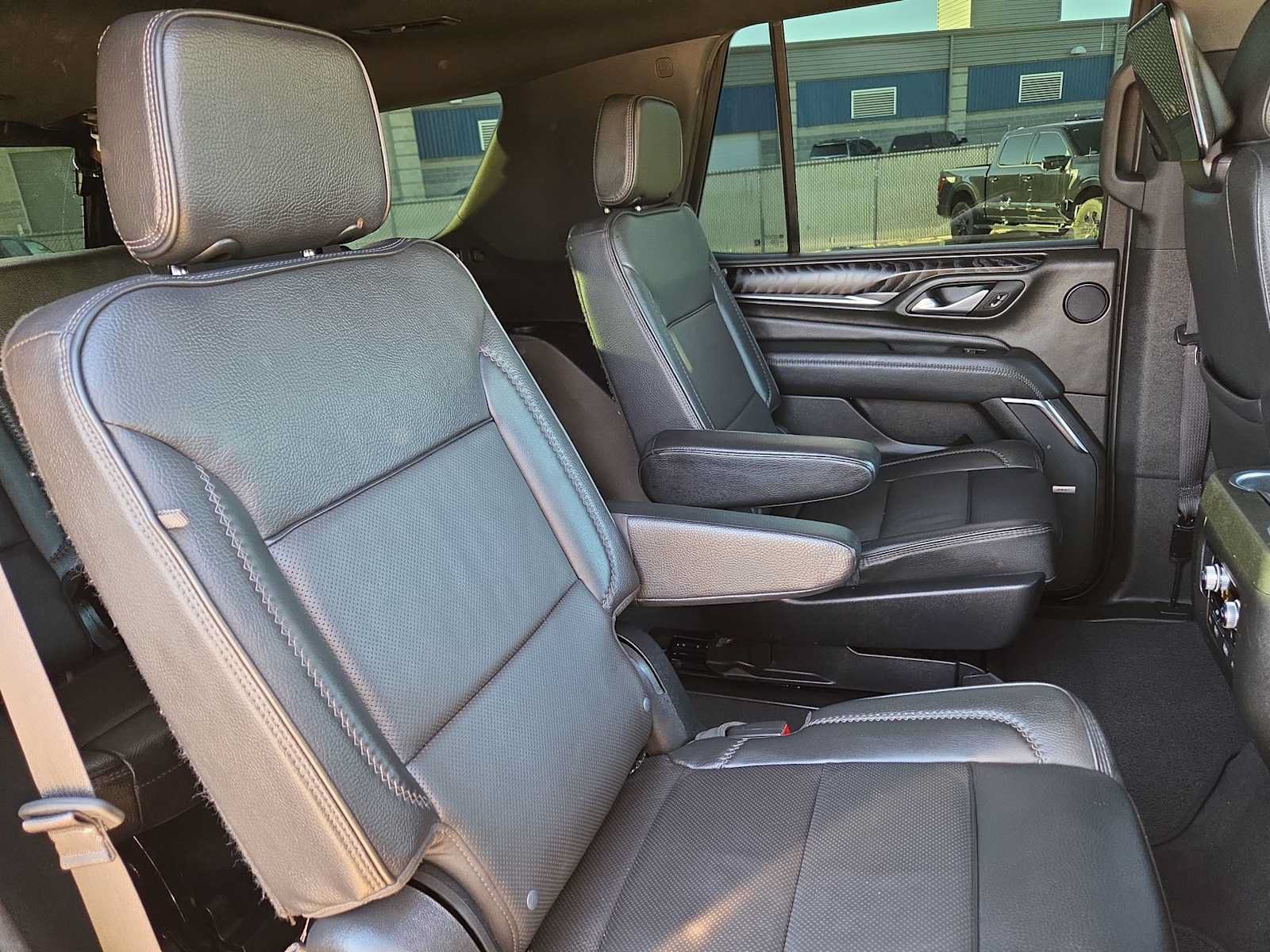 Used 2023 GMC Yukon Denali AWD/4WD image 16