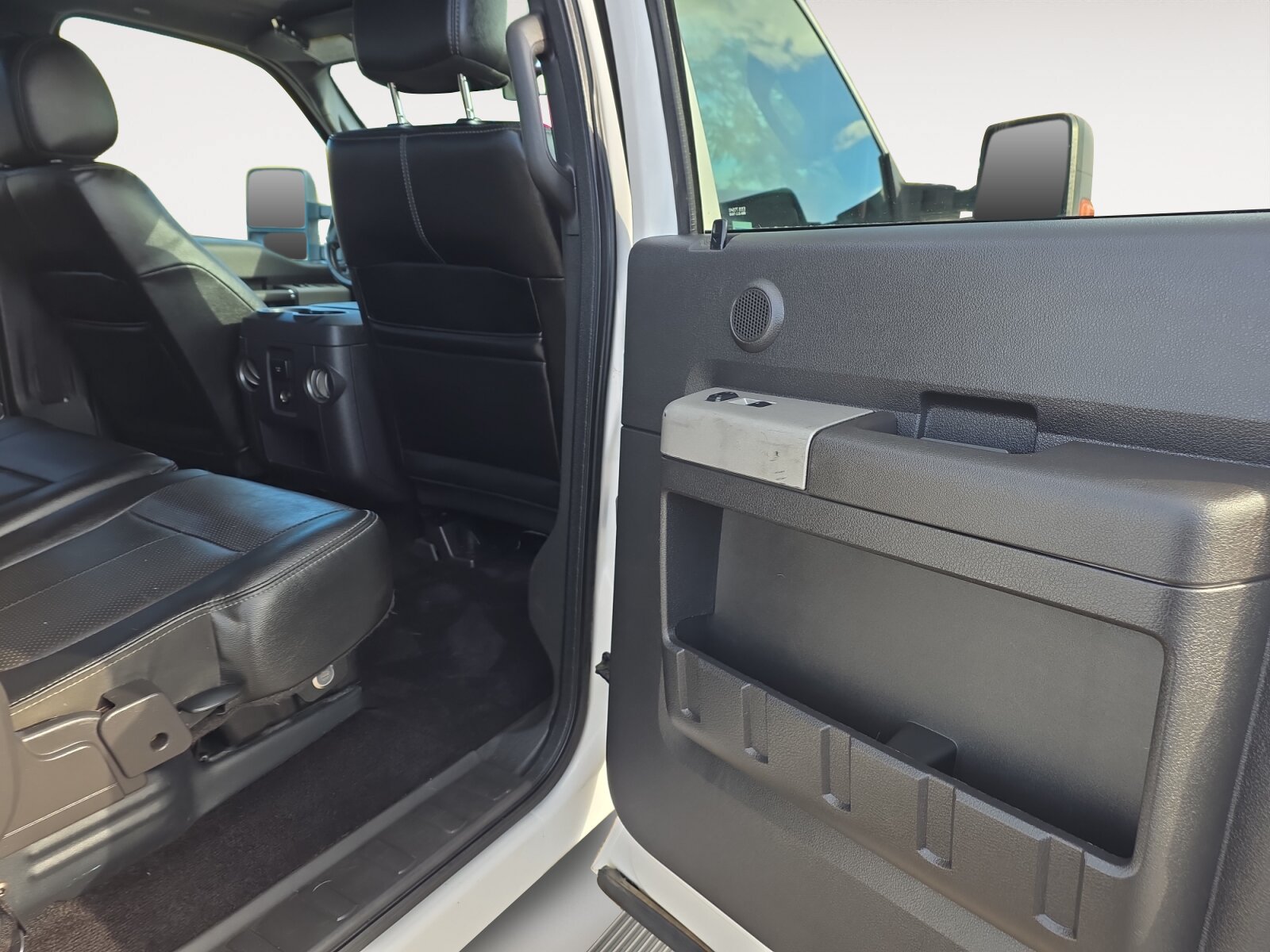 Used 2015 Ford F350 Lariat w/ Lariat Ultimate Package AWD/4WD image 13