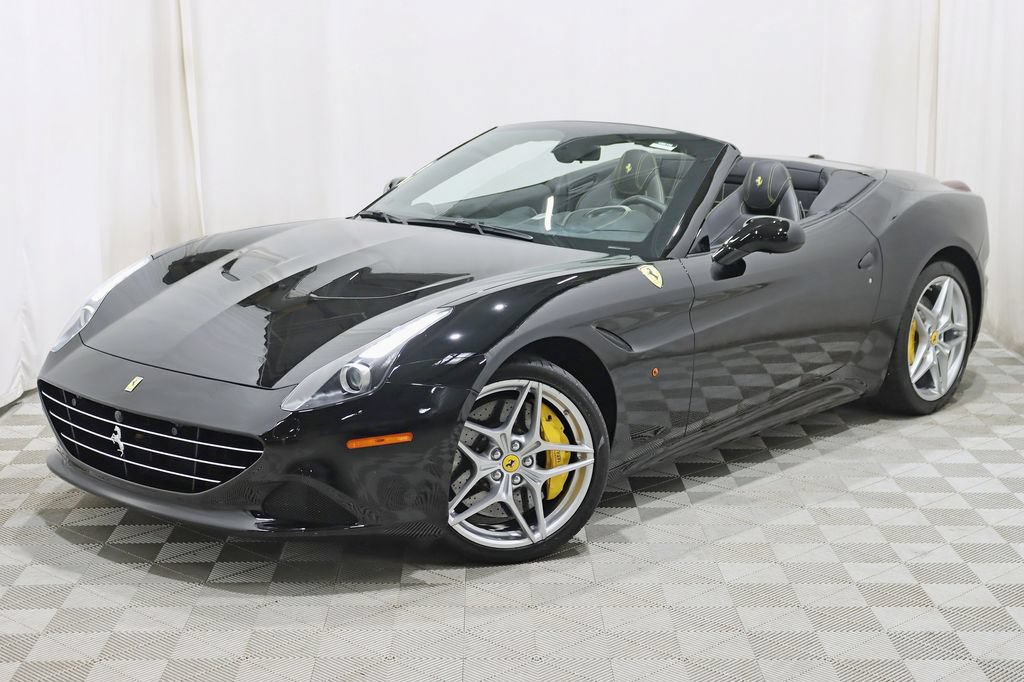 Used 2016 Ferrari California T RWD image 8