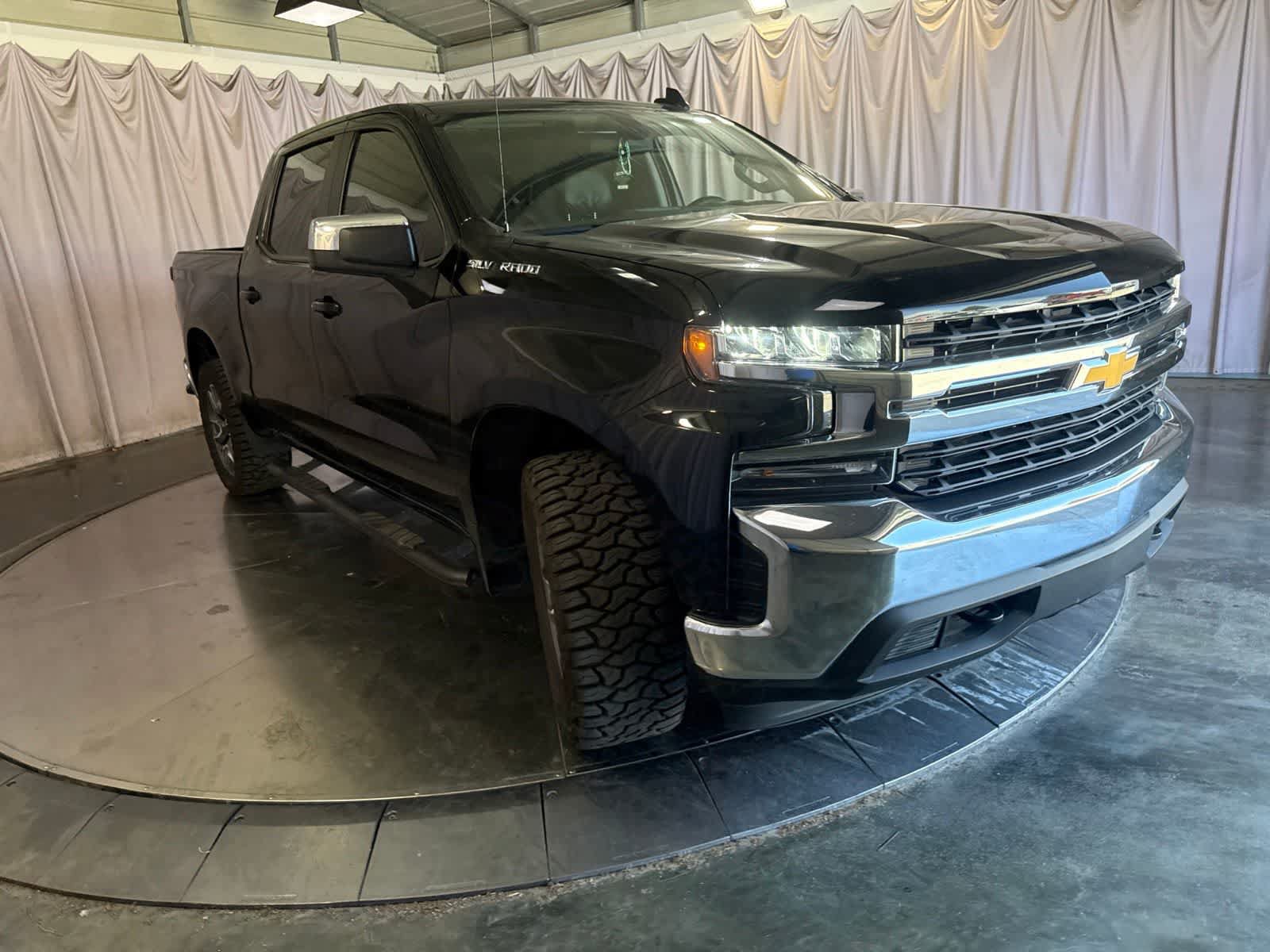 Used 2021 Chevrolet Silverado 1500 LT AWD/4WD image 3