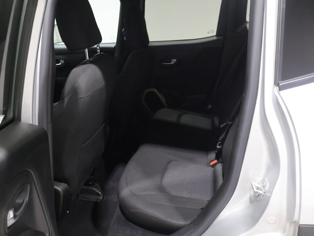 Used 2016 Jeep Renegade Latitude AWD/4WD image 18