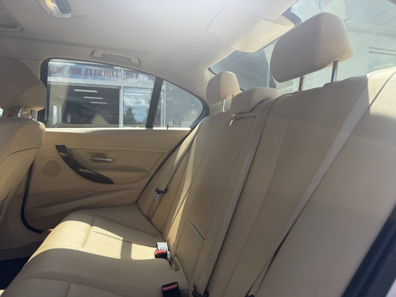 Used 2014 BMW 320i xDrive Sedan AWD/4WD image 21