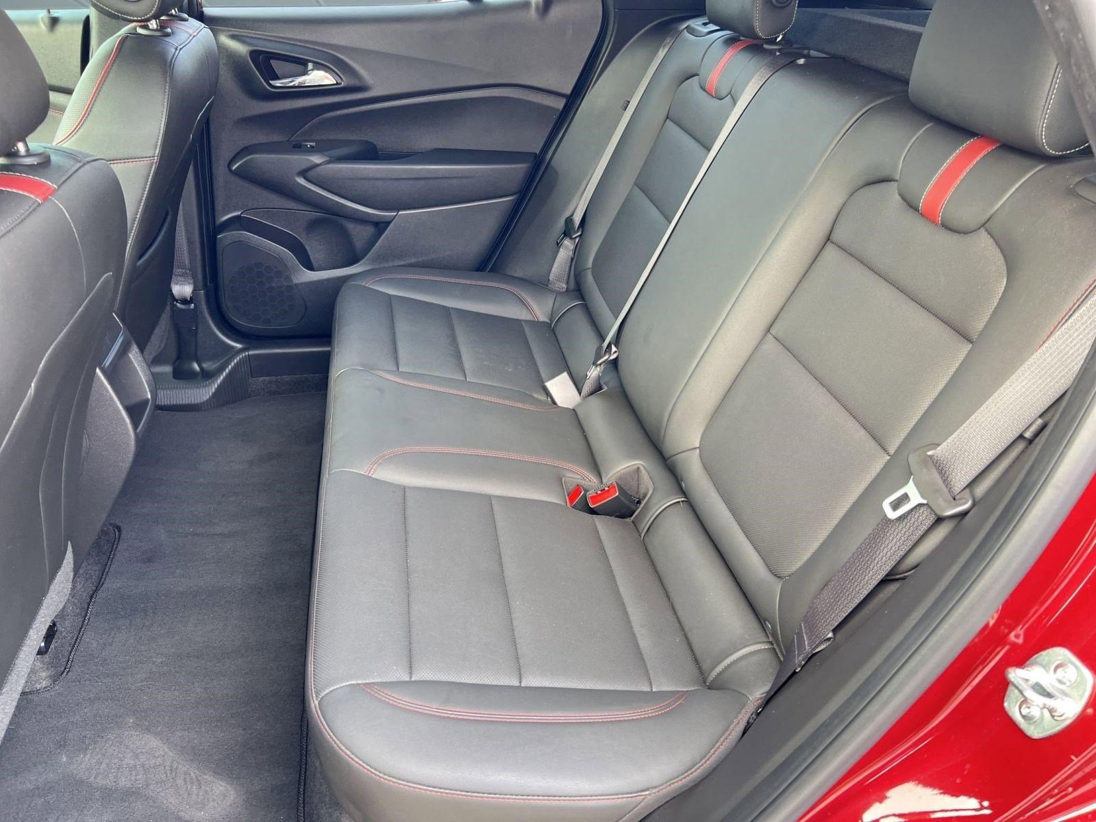 Used 2025 Chevrolet Trax RS w/ Sunroof Package image 14