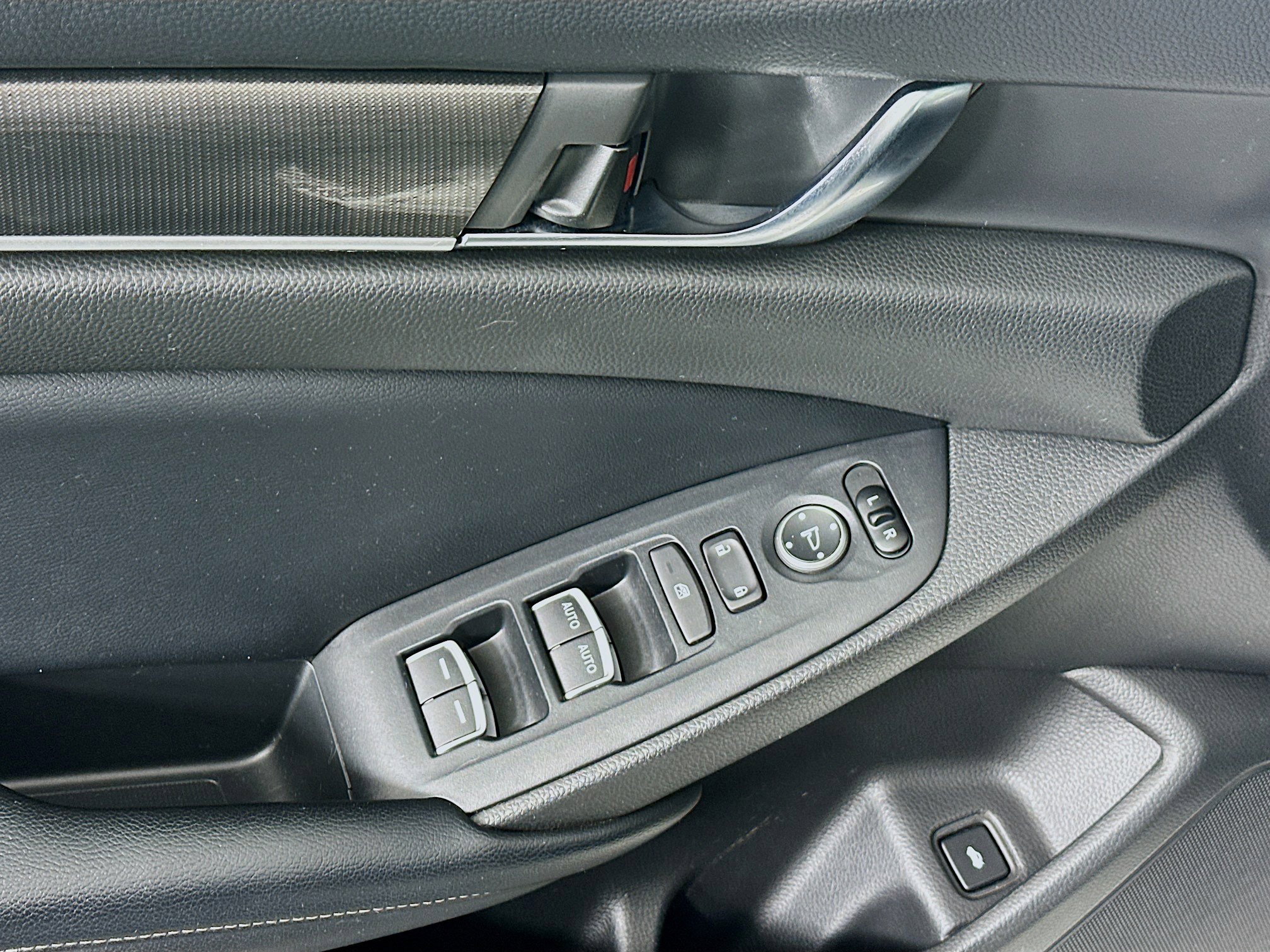 Used 2018 Honda Accord Sport image 15