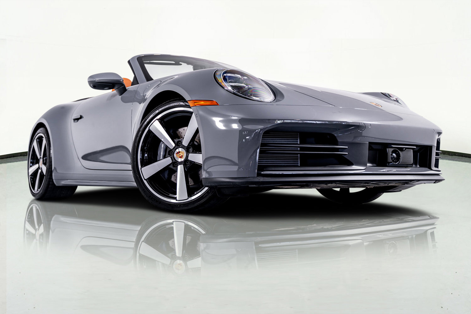 Used 2025 Porsche 911 Carrera image 4