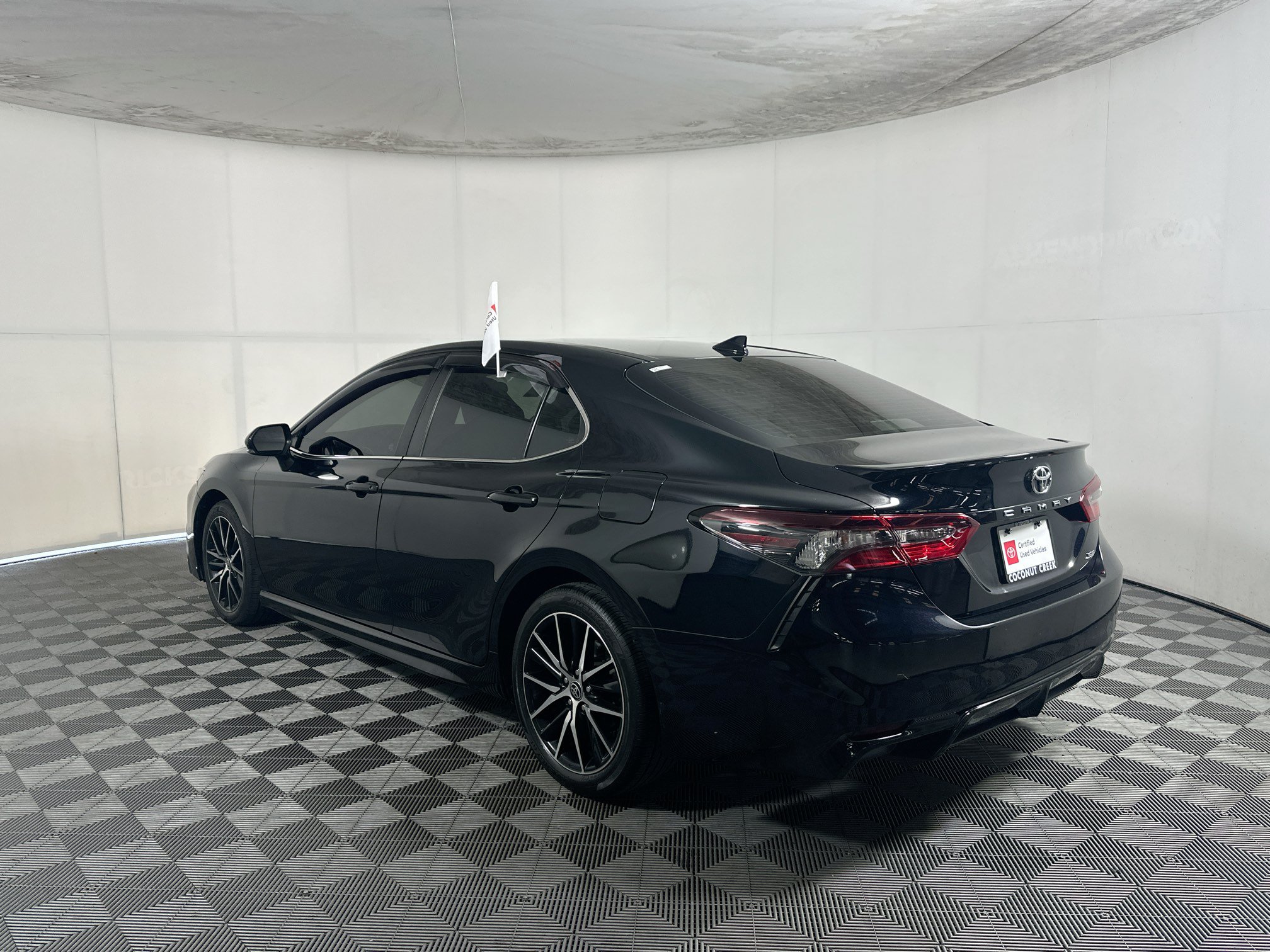 Certified 2023 Toyota Camry SE FWD image 5