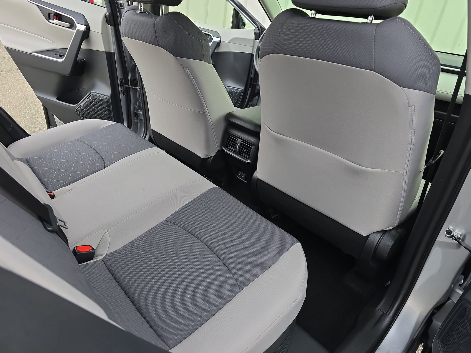 Used 2024 Toyota RAV4 XLE image 17