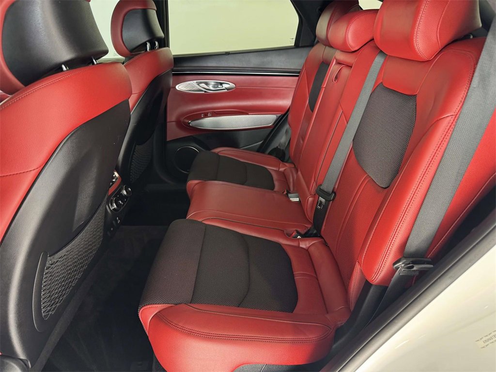 Used 2023 Genesis GV70 2.5T w/ Sport Prestige Package image 19