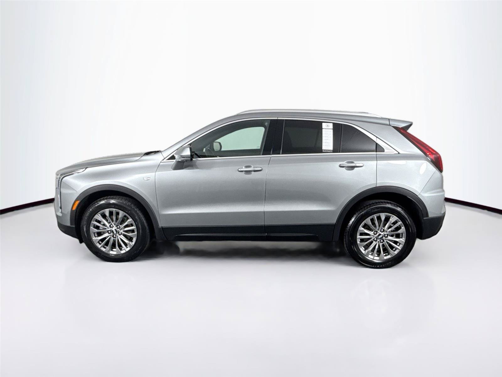 Used 2025 Cadillac XT4 Premium Luxury FWD image 13