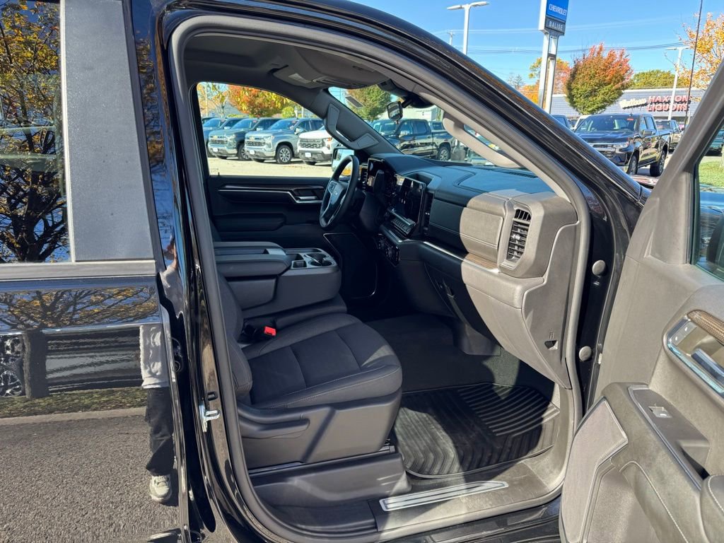 Used 2023 Chevrolet Silverado 1500 LT image 24