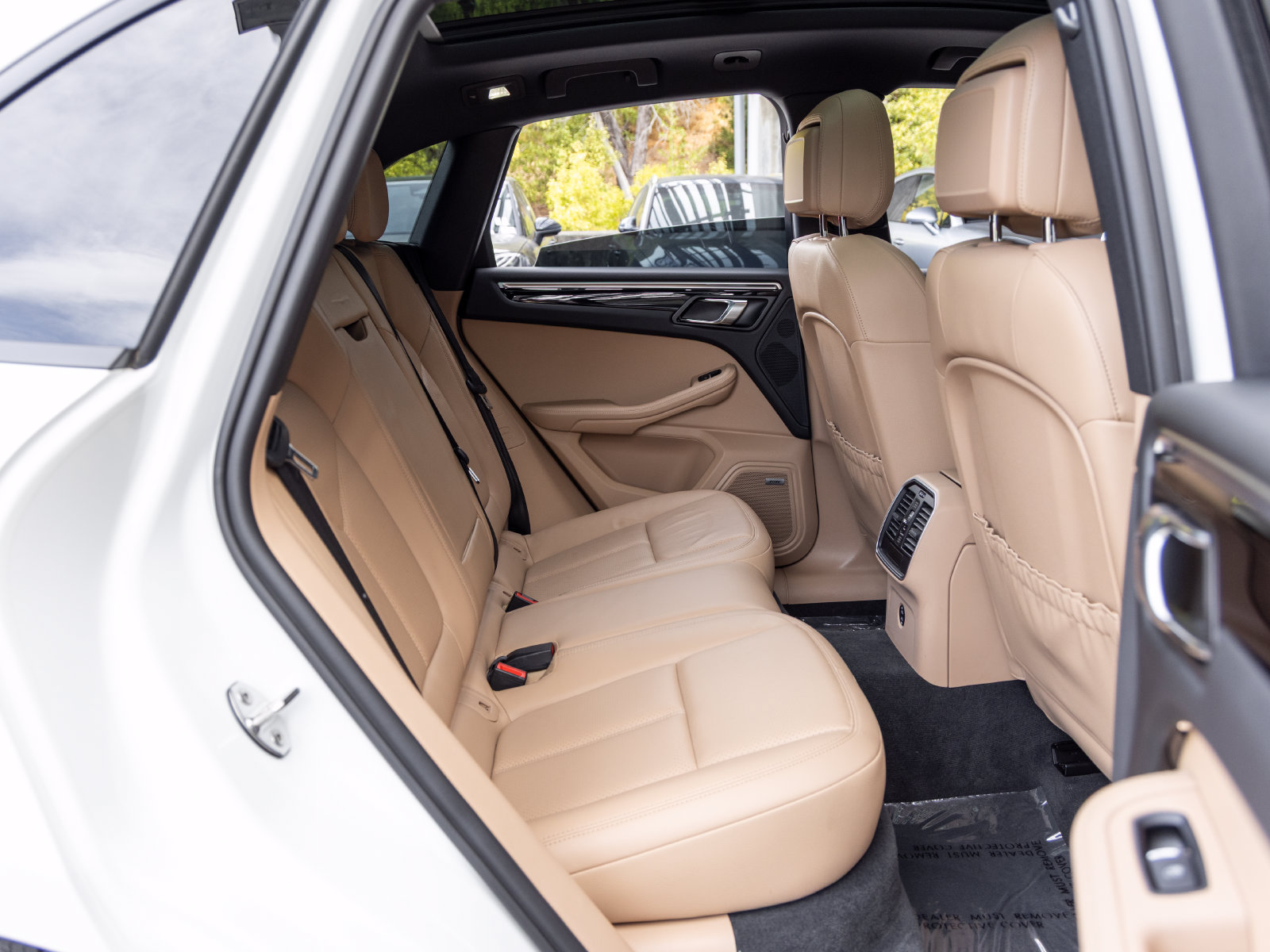 Certified 2021 Porsche Macan AWD/4WD image 60