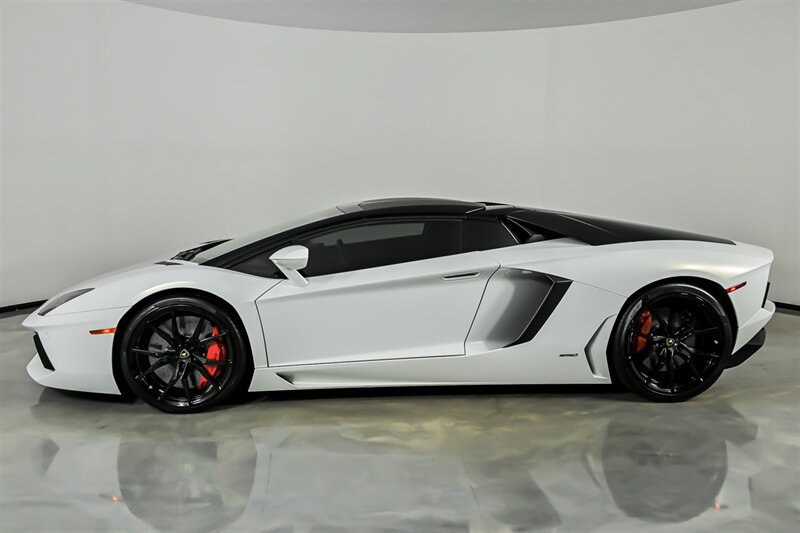 Used 2017 Lamborghini Aventador LP 700-4 AWD/4WD image 6