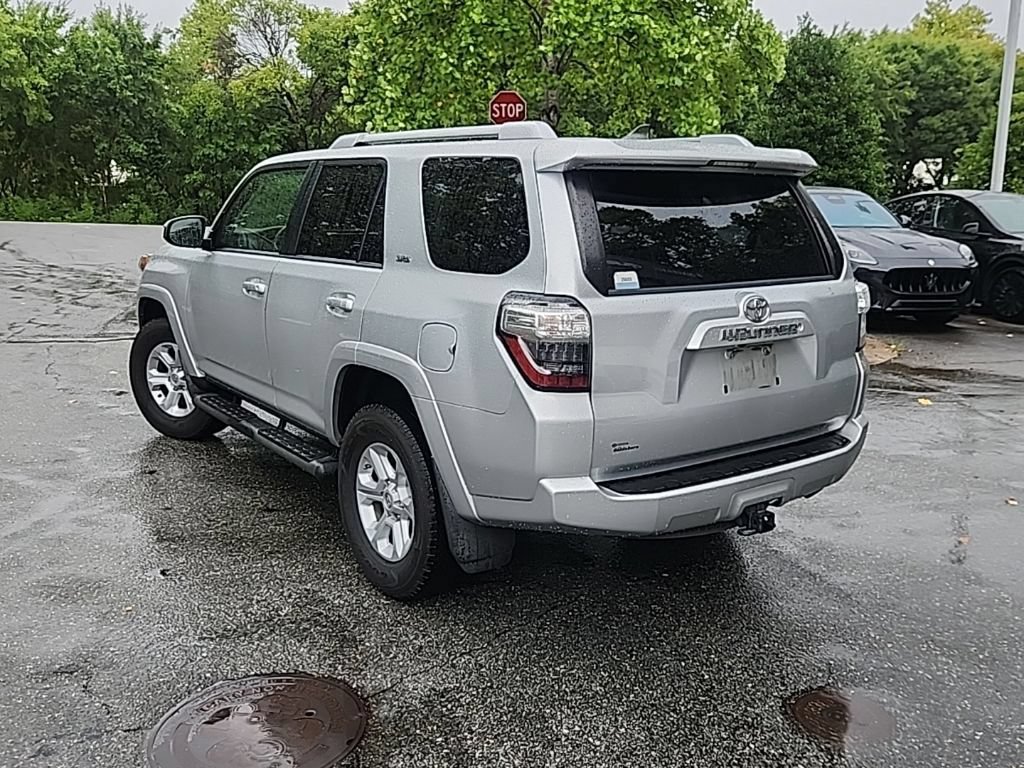 Used 2018 Toyota 4Runner SR5 AWD/4WD image 3