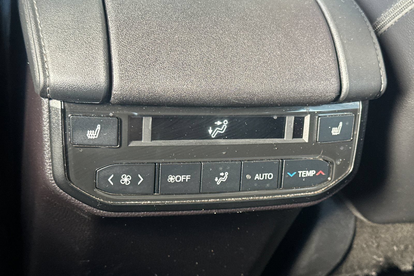 Certified 2021 Toyota Highlander Platinum AWD/4WD image 16