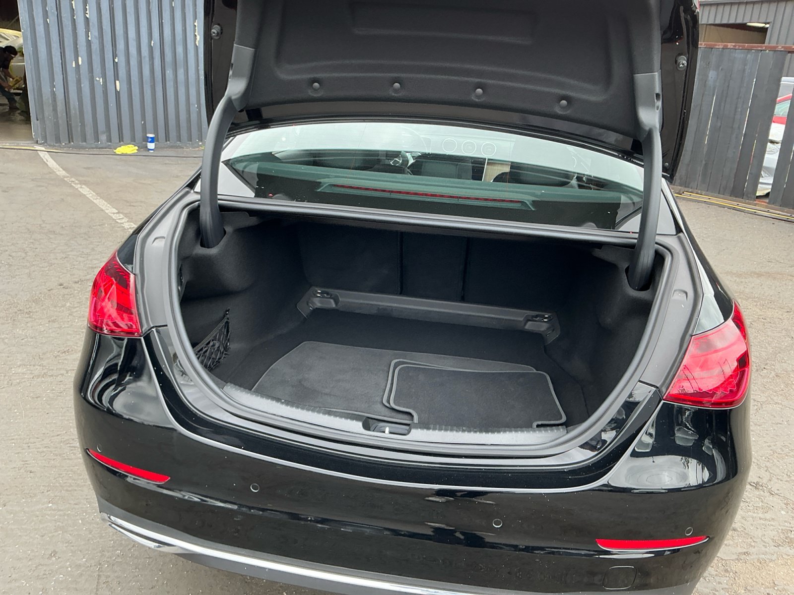 Used 2025 Mercedes-Benz C 300 Sedan image 26
