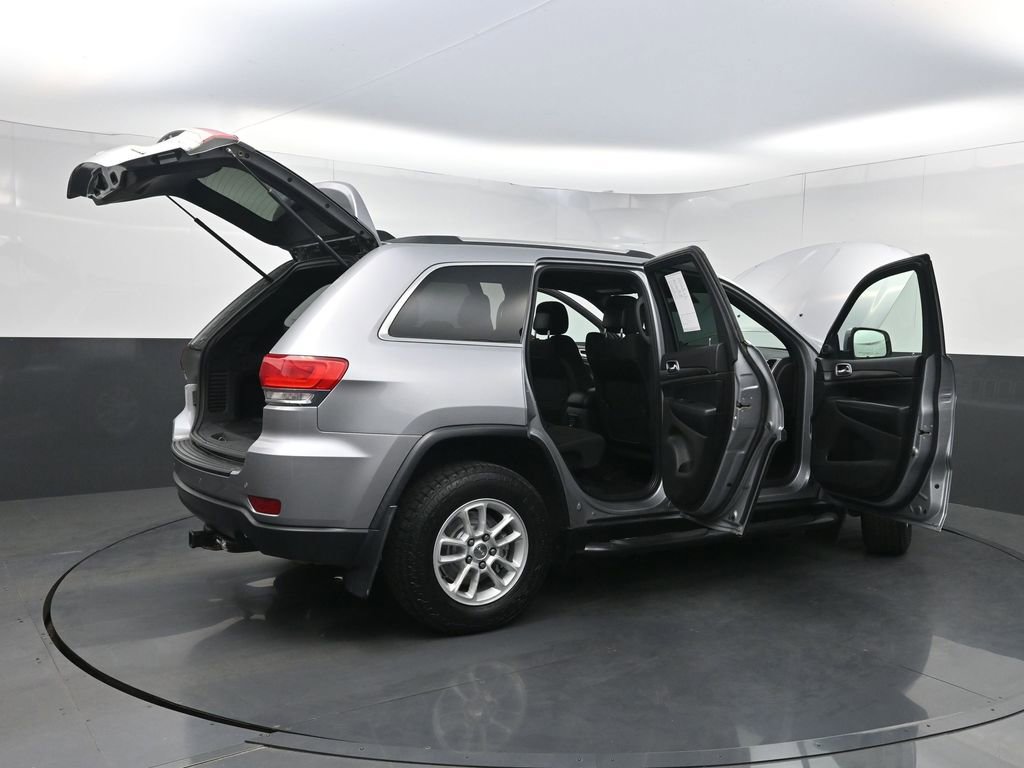 Used 2018 Jeep Grand Cherokee Laredo AWD/4WD image 34