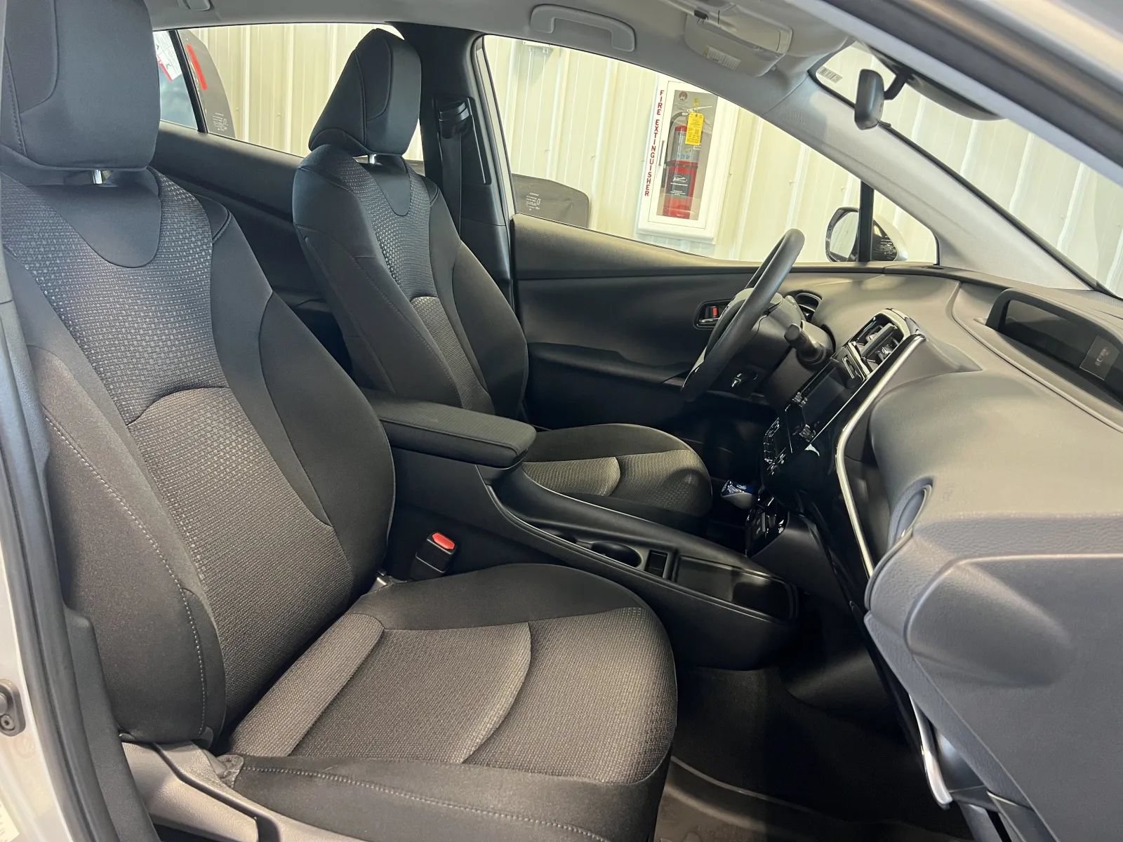 Used 2019 Toyota Prius LE FWD image 29