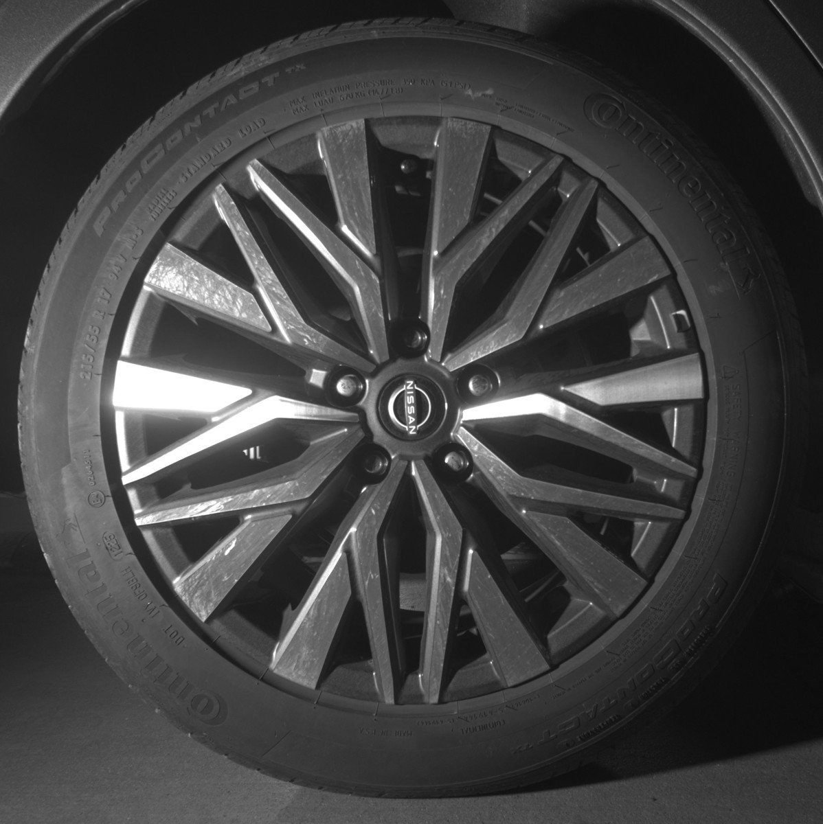 Used 2025 Nissan Altima 2.5 SV FWD image 15