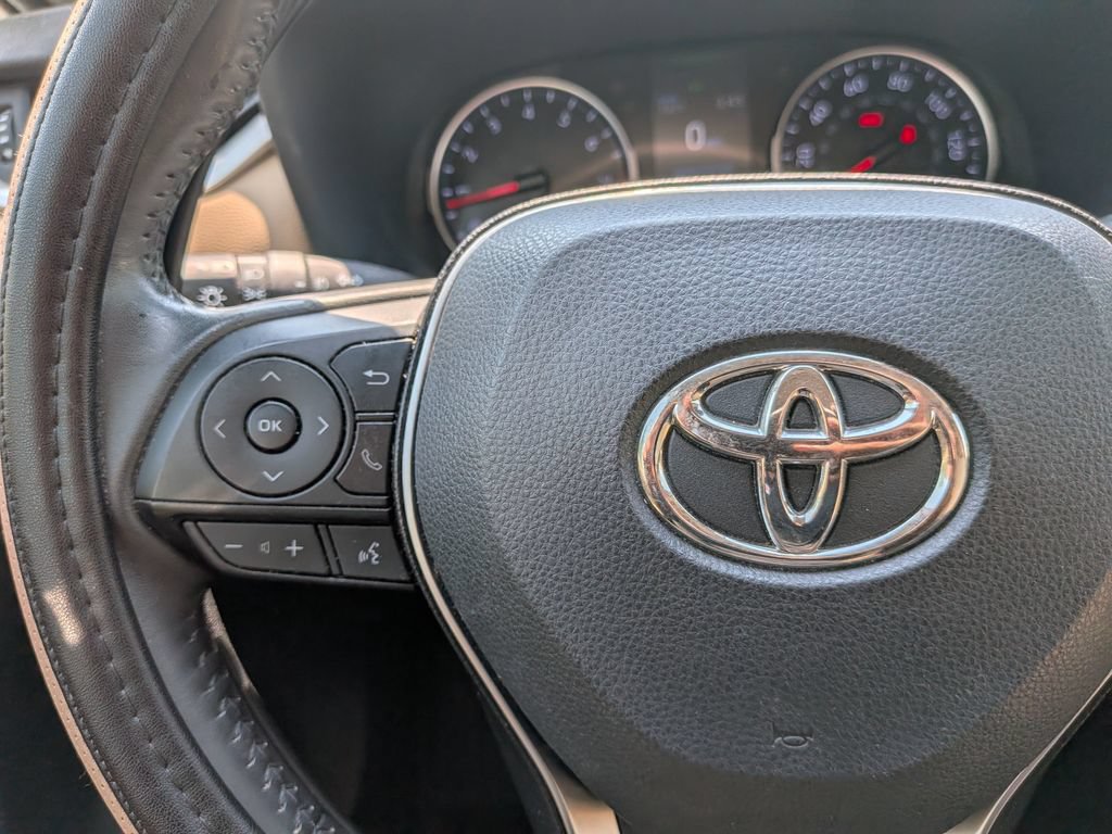 Used 2019 Toyota RAV4 XLE Premium w/ Advanced Technology Package FWD image 12