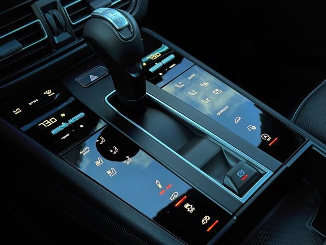 New 2026 Porsche Macan Turbo image 30