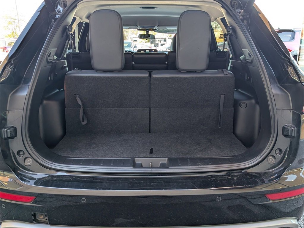 Used 2024 Mitsubishi Outlander SE Black Edition image 5