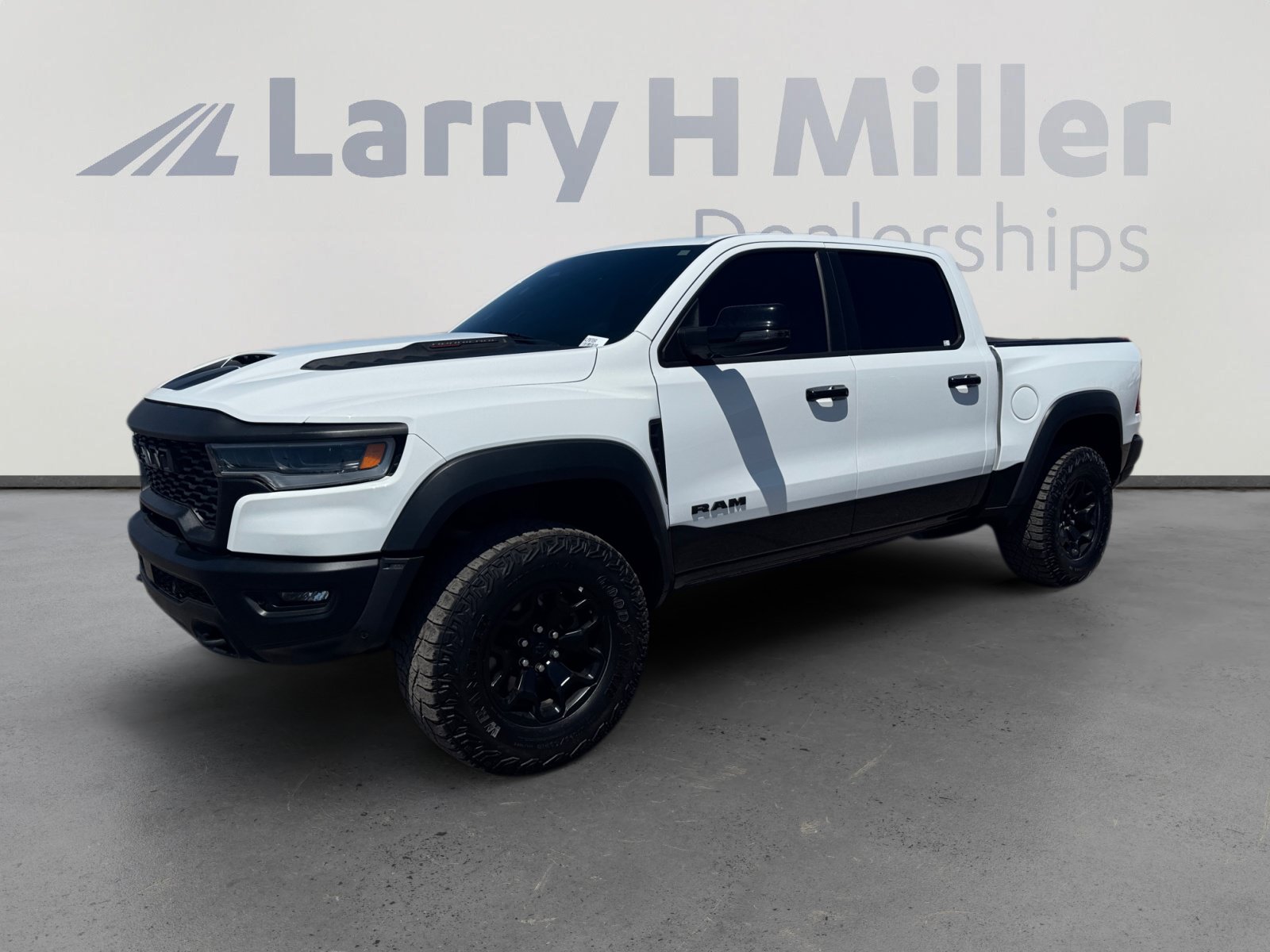 Used 2025 RAM 1500 RHO AWD/4WD image 1