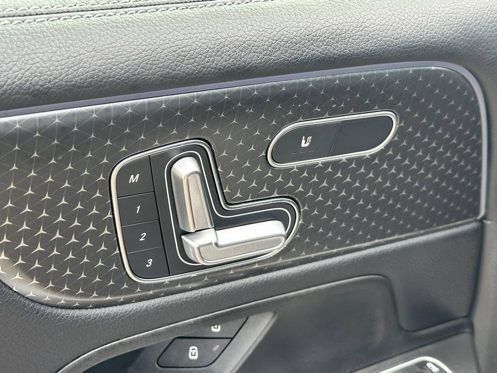 Used 2024 Mercedes-Benz GLB 250 image 13