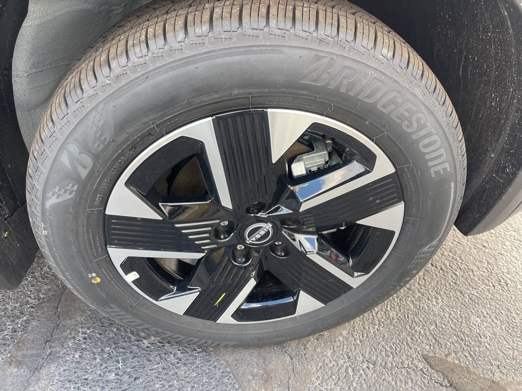 New 2026 Nissan Kicks SV w/ SV Premium Package image 31