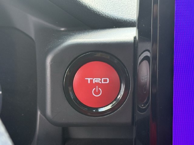 Used 2025 Toyota Tacoma TRD Off-Road AWD/4WD image 25