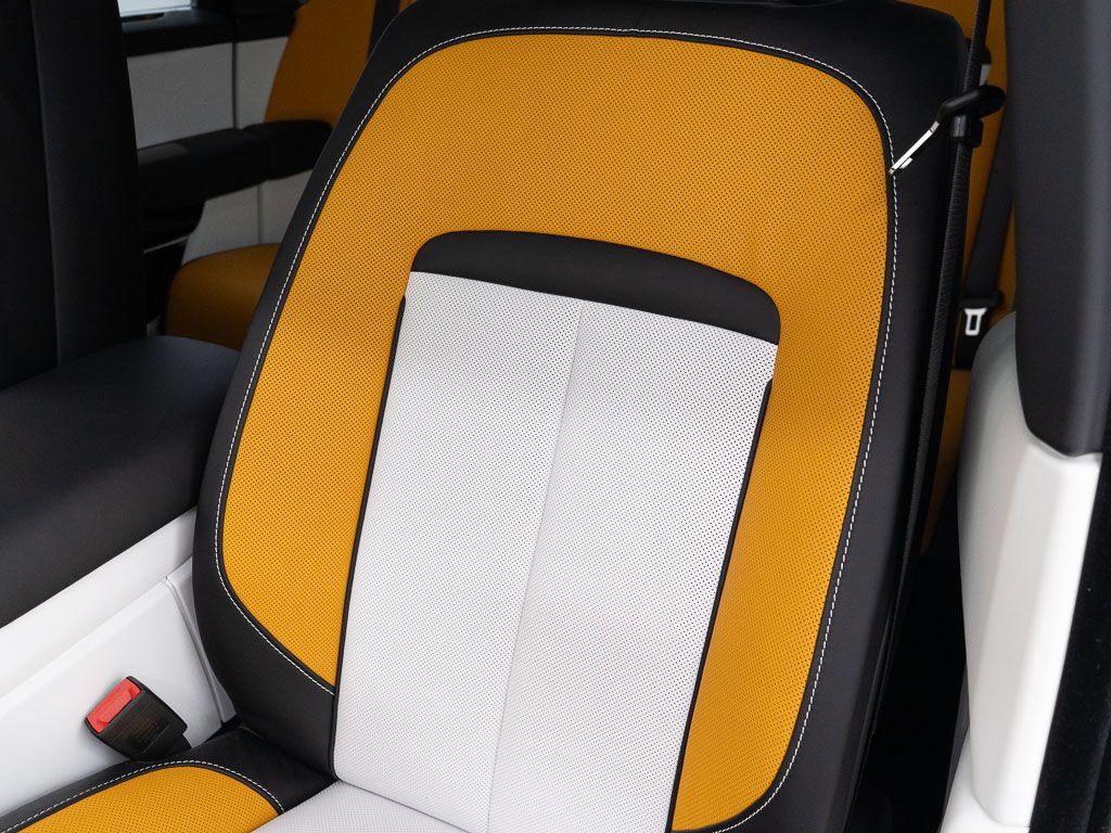 Certified 2026 Rolls-Royce Cullinan w/ Interior Detailing Package AWD/4WD image 19