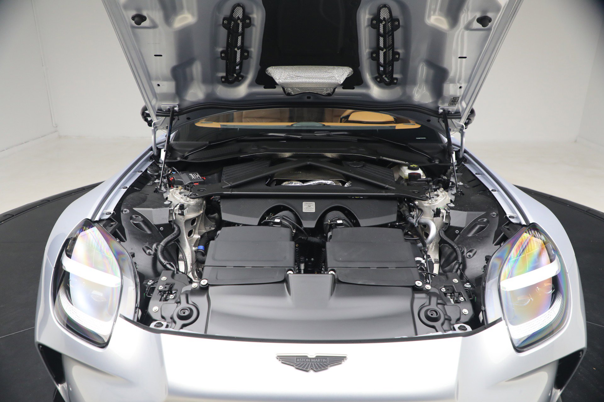 New 2026 Aston Martin V8 Vantage S image 32
