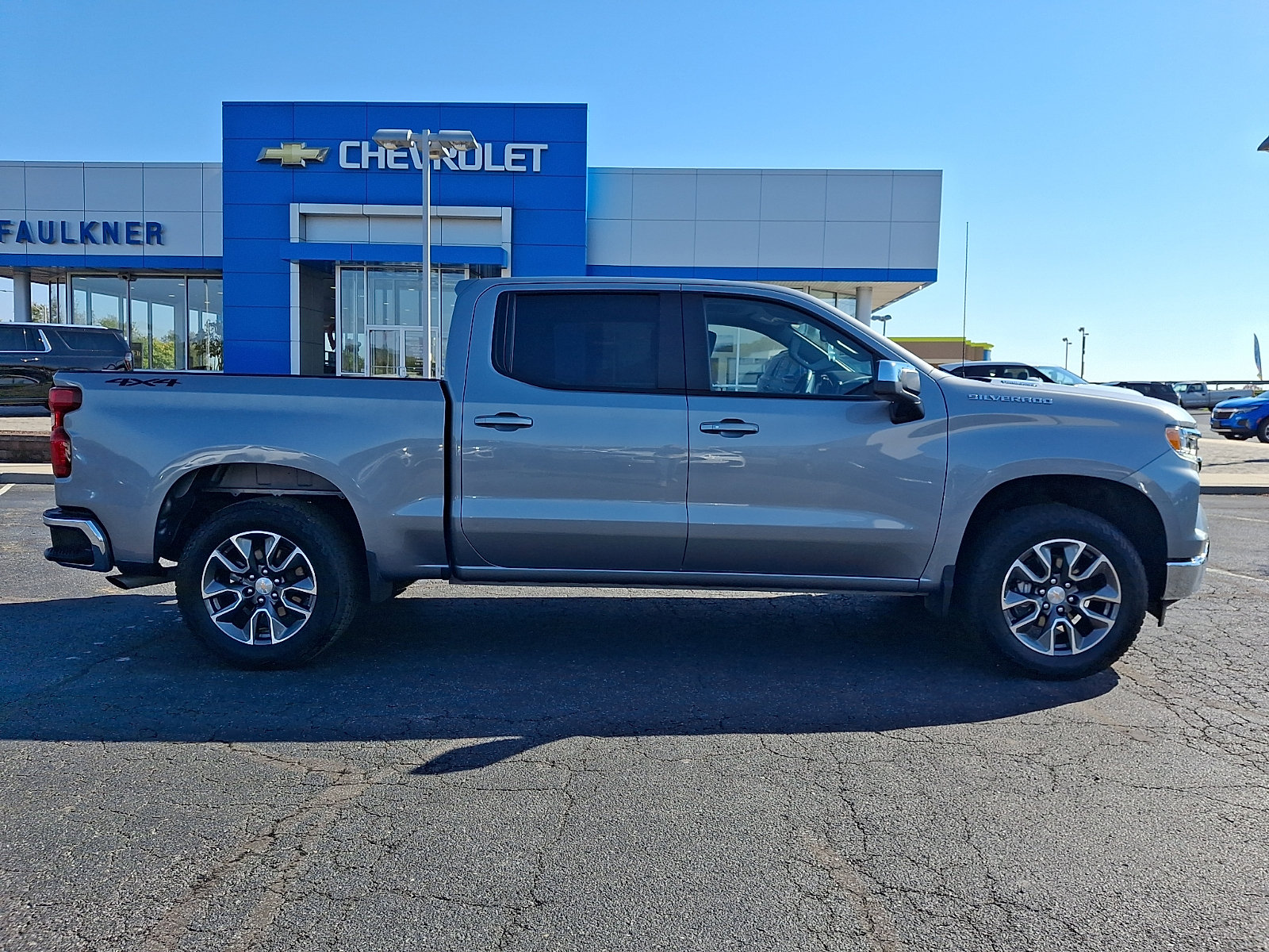 Certified 2025 Chevrolet Silverado 1500 LT AWD/4WD image 7