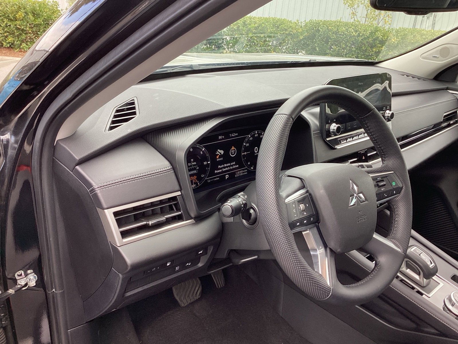 Used 2023 Mitsubishi Outlander SE image 10