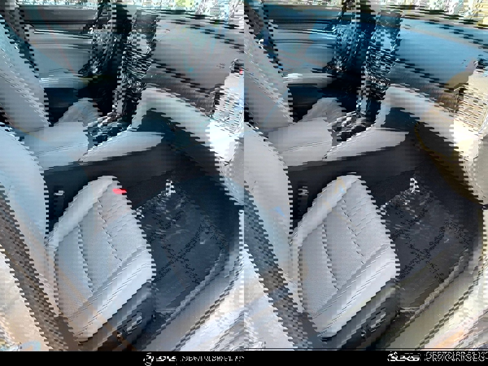 Used 2018 Honda Accord Touring image 12