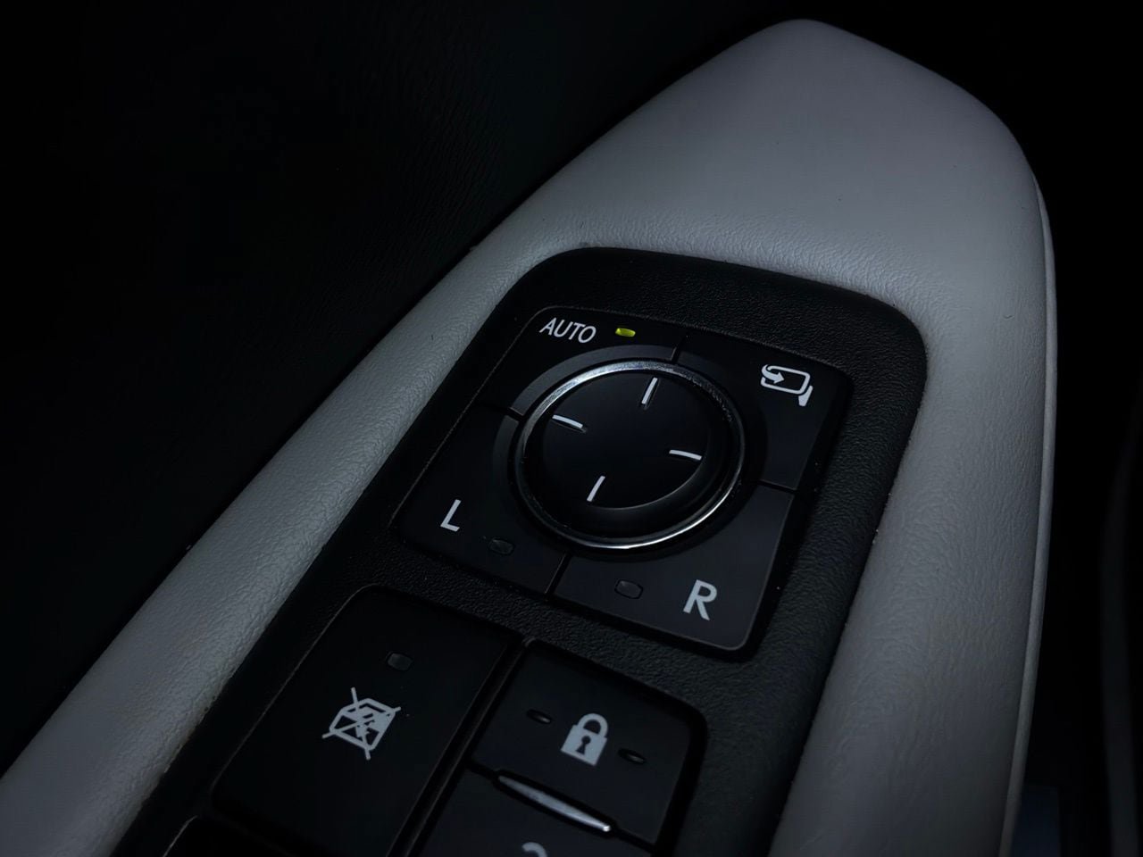 Used 2018 Lexus RX 350 FWD w/ Premium Package image 22