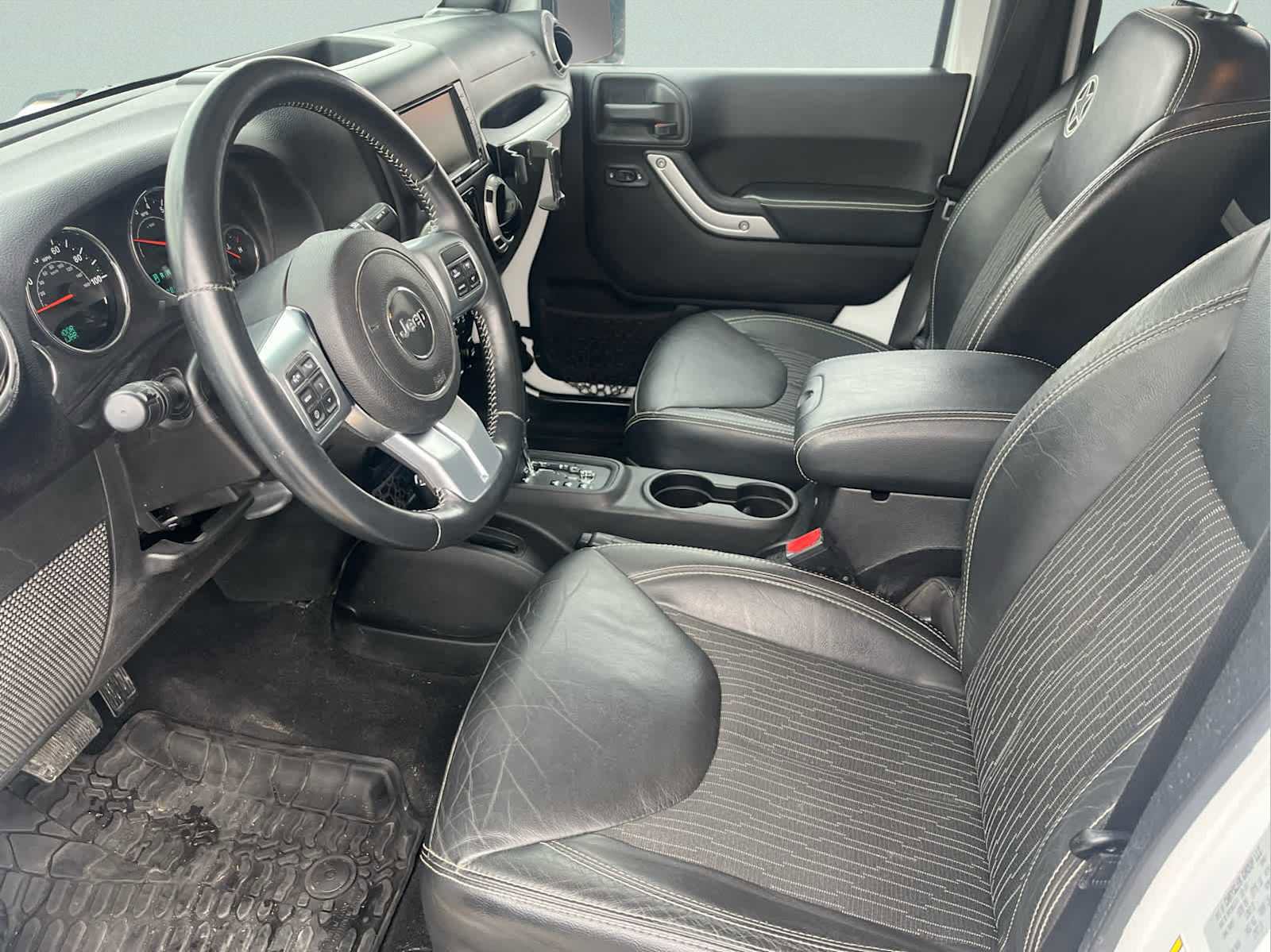 Used 2015 Jeep Wrangler Unlimited Sport image 16