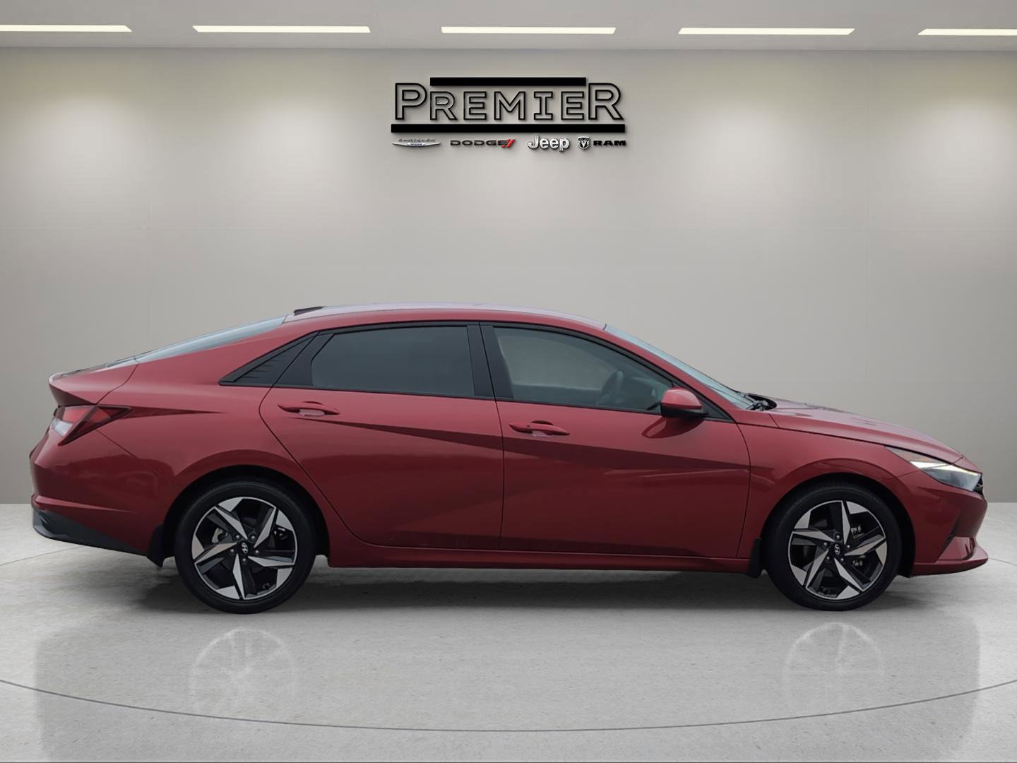 Used 2023 Hyundai Elantra SEL w/ Convenience Package image 7