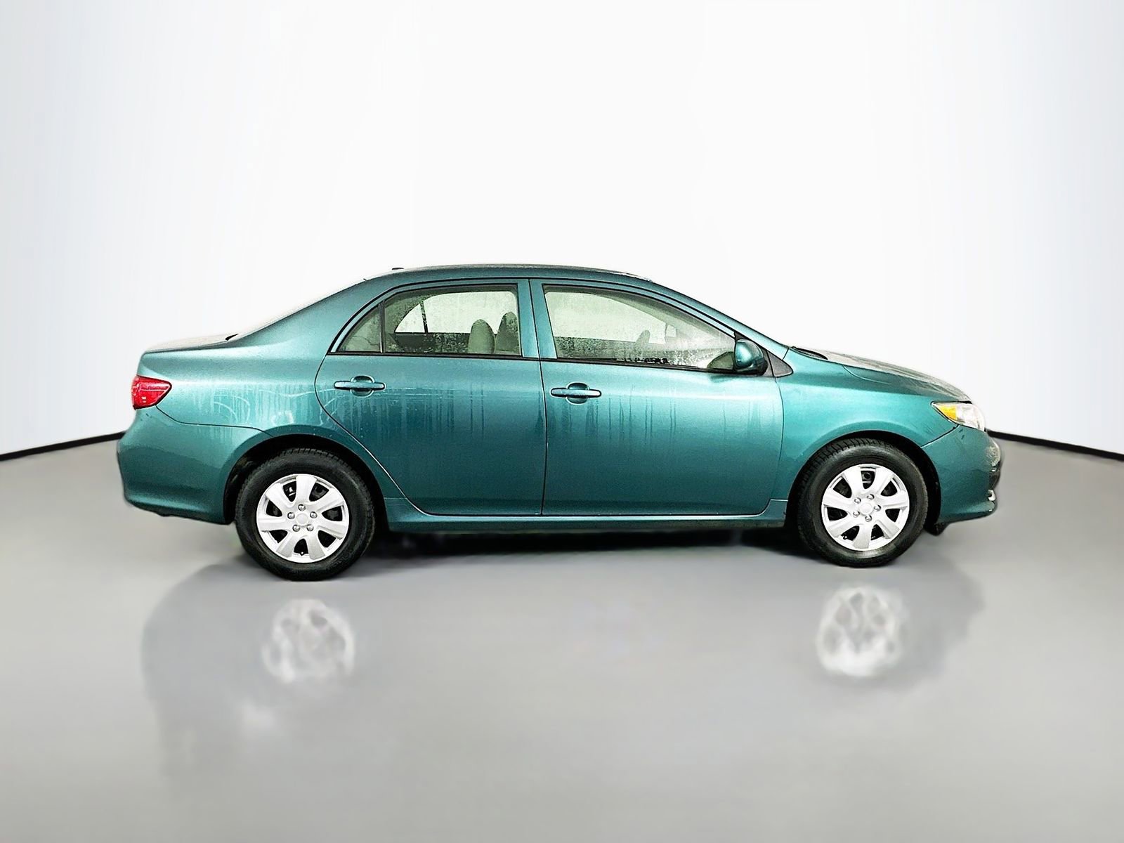 Used 2010 Toyota Corolla LE image 9