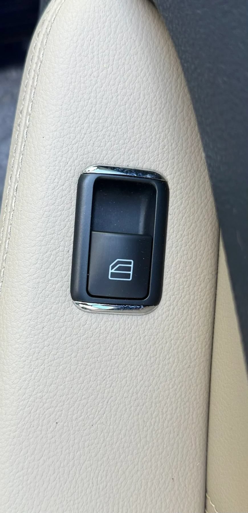 Used 2011 Mercedes-Benz E 350 4MATIC Wagon image 39