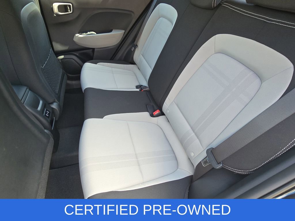 Used 2025 Hyundai Venue SEL FWD image 14