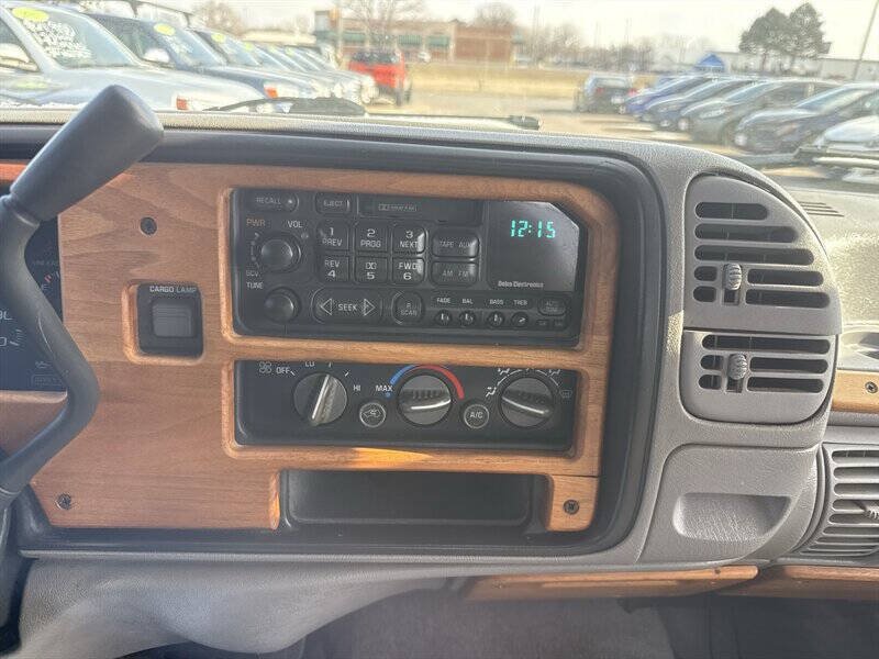 Used 1995 Chevrolet Silverado 3500 2WD Extended Cab image 27