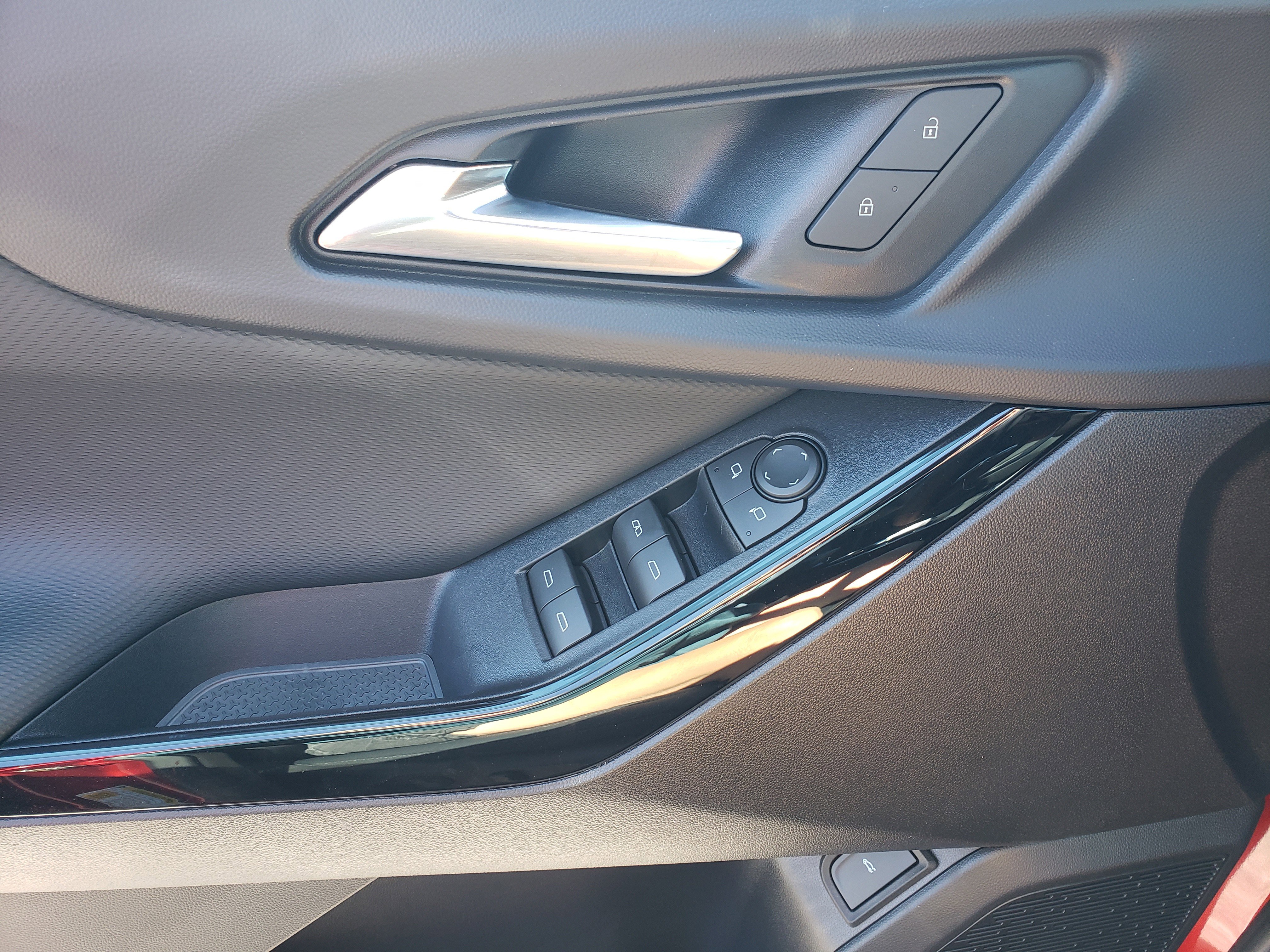 New 2026 Chevrolet Equinox LT w/ Convenience Package II image 13