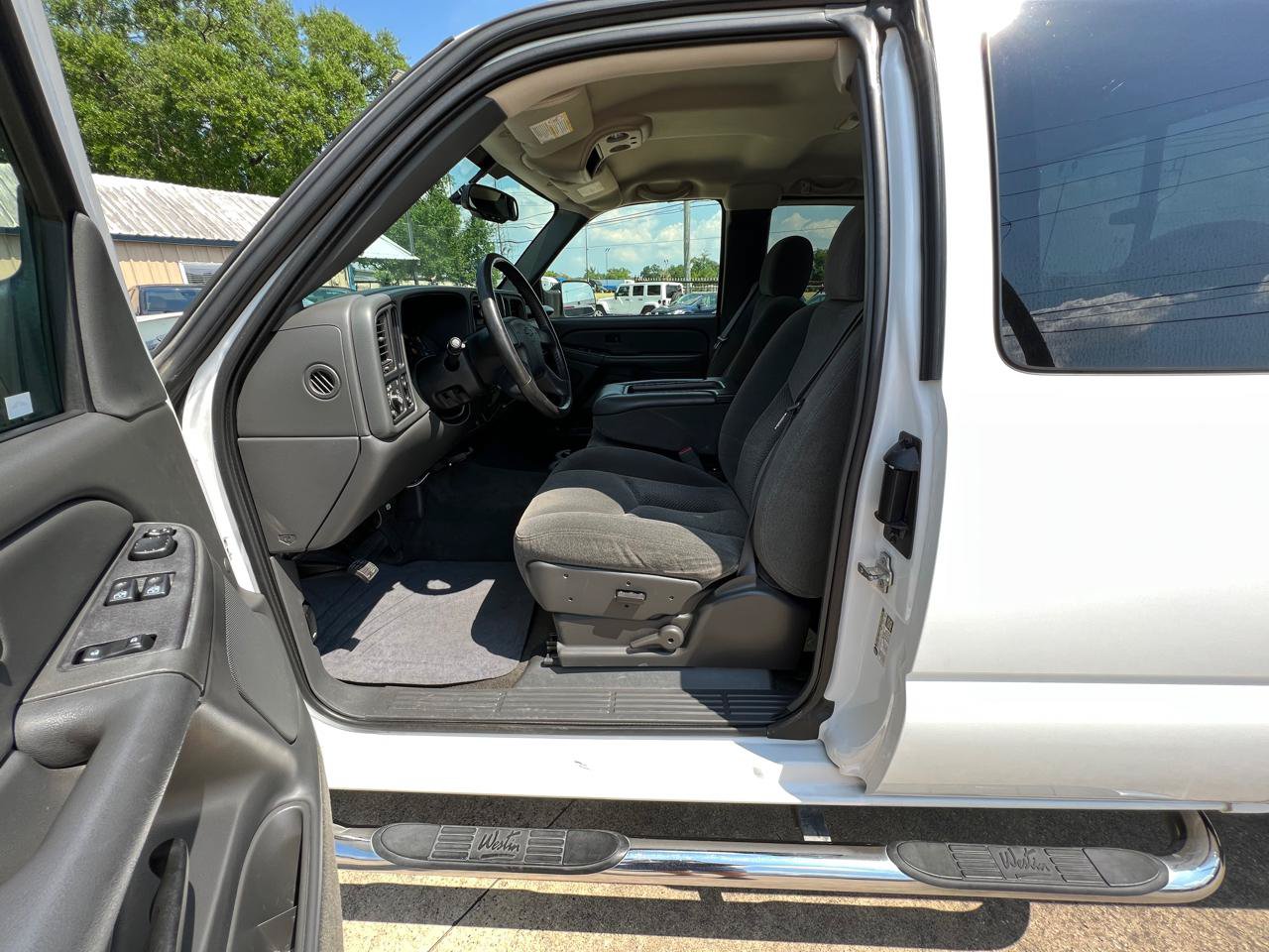 Used 2005 Chevrolet Silverado 2500 LS w/ Heavy-Duty Power Package RWD image 12