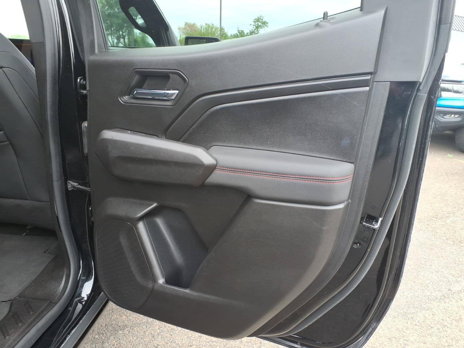 Used 2023 Chevrolet Colorado Z71 w/ Z71 Convenience Package 2 AWD/4WD image 16