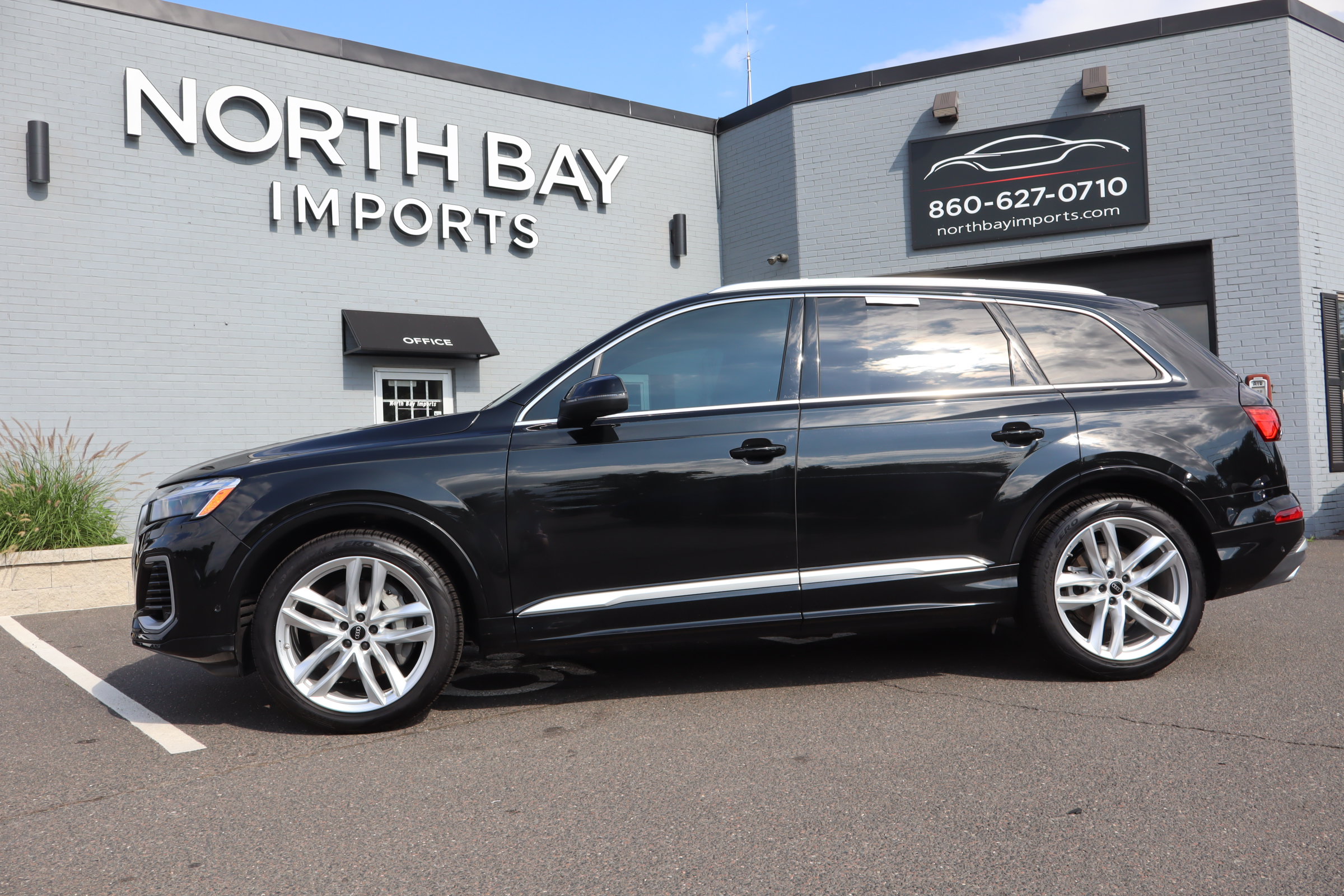 Used 2025 Audi Q7 3.0T Premium Plus w/ Premium Plus Package AWD/4WD image 1