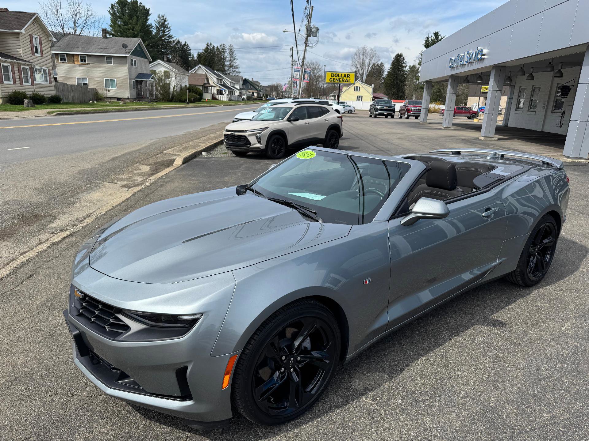 Used 2024 Chevrolet Camaro LT w/ Technology Package RWD image 3