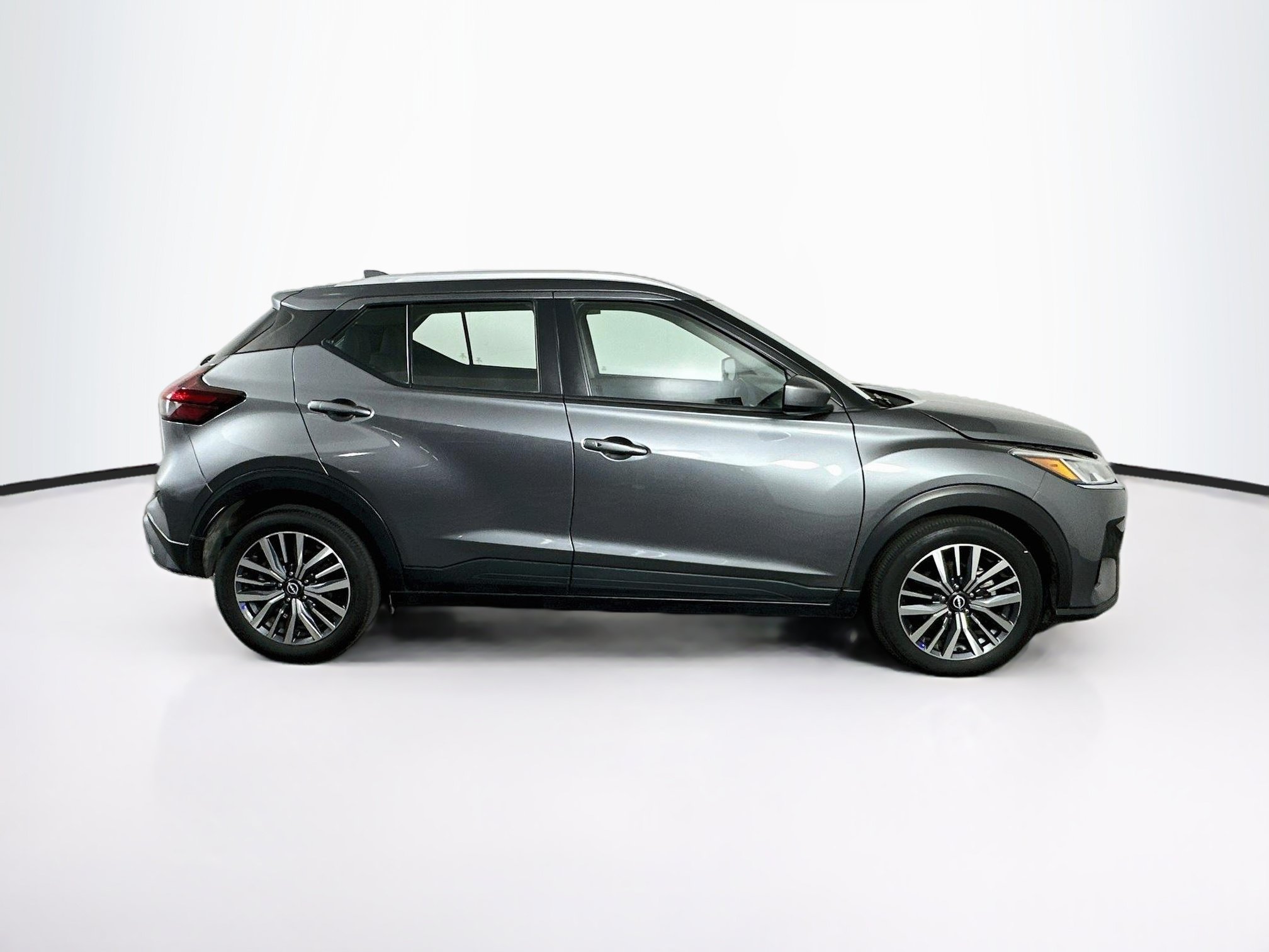 Used 2024 Nissan Kicks SV FWD image 10