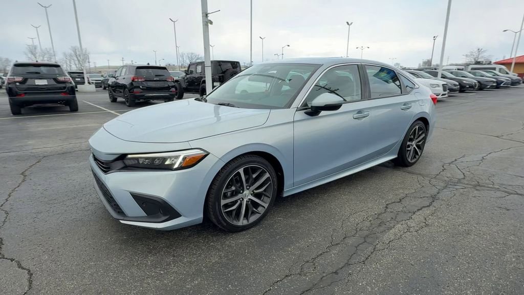 Used 2022 Honda Civic Touring image 4
