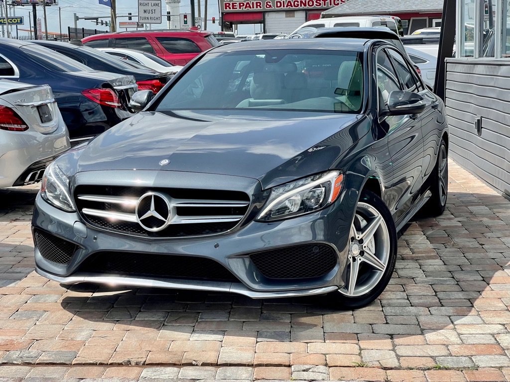 Used 2015 Mercedes-Benz C 400 4MATIC image 1